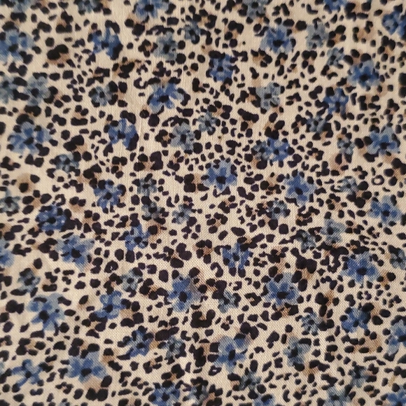 Rachael Roy ruffle sleeve scoopneck button keyhole blue,black, cream top Medium - Picture 5 of 8